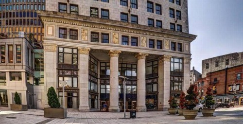 Chase at 39 West - image 4