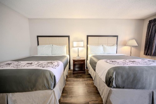 River Oak Inn and Restaurant - image 13