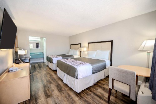River Oak Inn and Restaurant - image 17