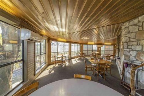 River Oak Inn and Restaurant - image 3