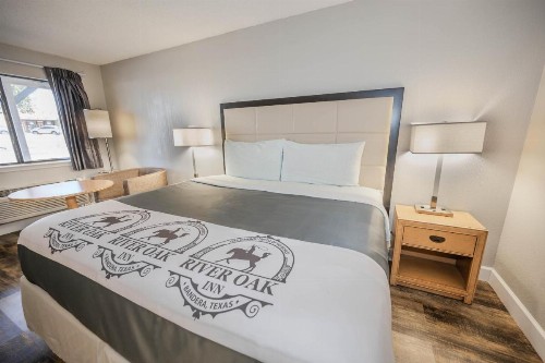 River Oak Inn and Restaurant - image 31