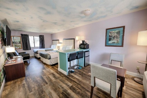 River Oak Inn and Restaurant - image 33