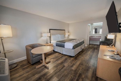 River Oak Inn and Restaurant - image 36