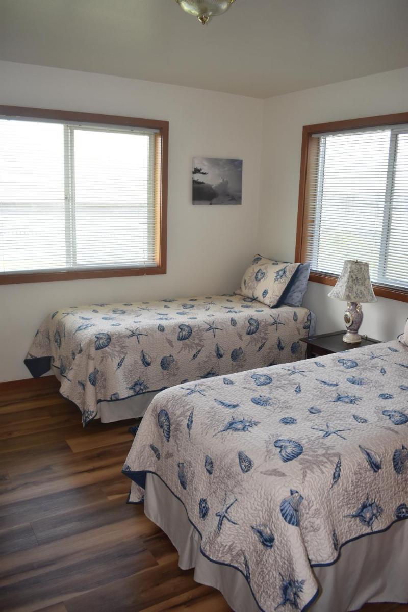 Coquille Point Condo - image 2