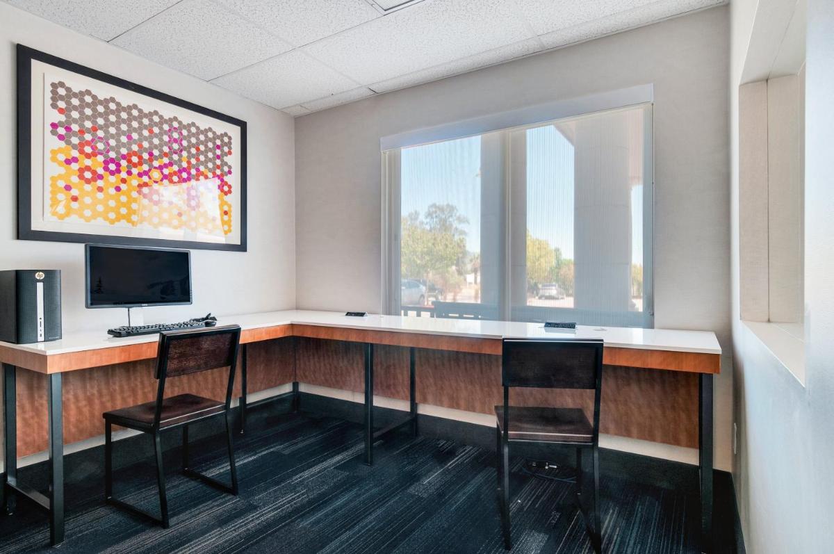 Holiday Inn Express Hotel & Suites Banning an IHG Hotel - image 5