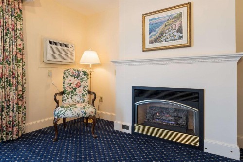 Bluenose Inn - Bar Harbor Hotel - image 27