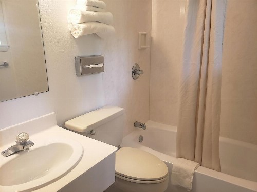 Anchorage Motel - image 15
