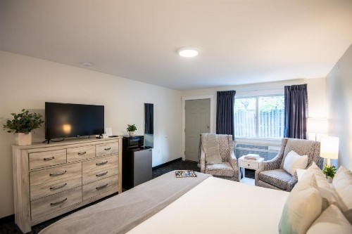 Anchorage Motel - image 36