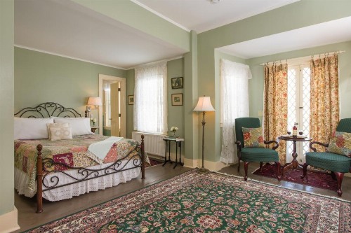 Mira Monte Inn & Suites - image 13