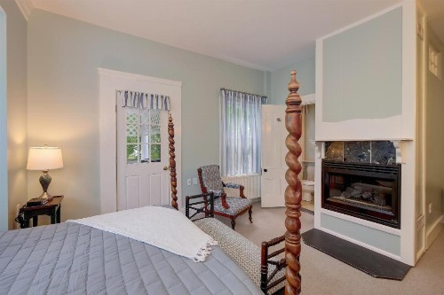 Mira Monte Inn & Suites - image 25