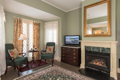 Mira Monte Inn & Suites - image 3