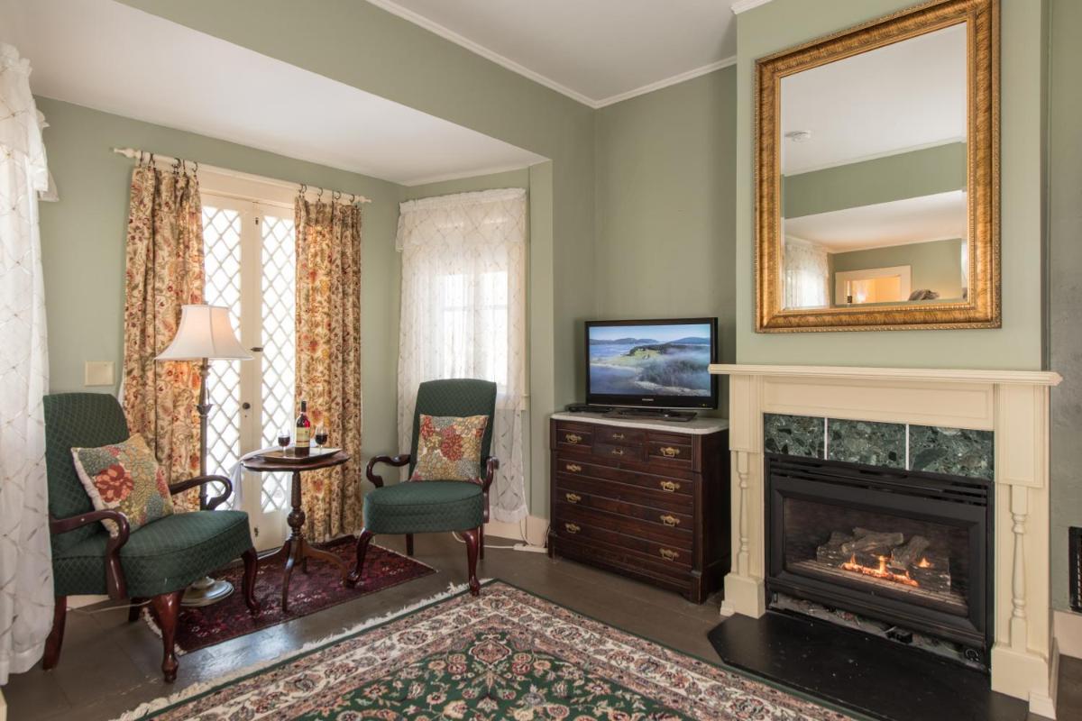 Mira Monte Inn & Suites - image 3