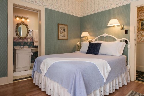 Mira Monte Inn & Suites - image 35