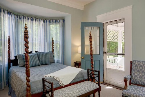 Mira Monte Inn & Suites - image 4