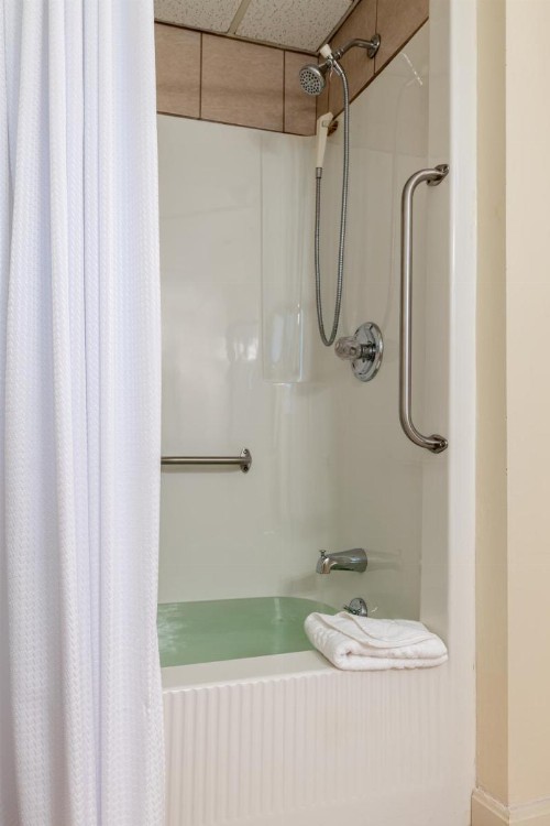 Atlantic Oceanside Hotel & Conference Center - image 24