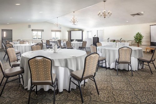 Atlantic Oceanside Hotel & Conference Center - image 29