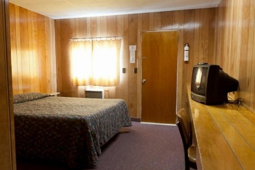 Robbins Motel - image 11