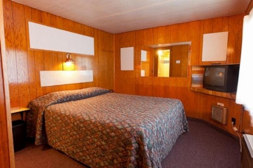 Robbins Motel - image 13