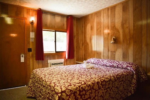 Robbins Motel - image 20