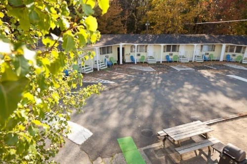 Robbins Motel - image 4