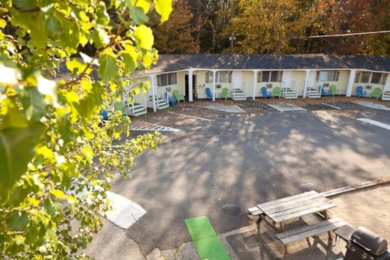 Robbins Motel - image 4
