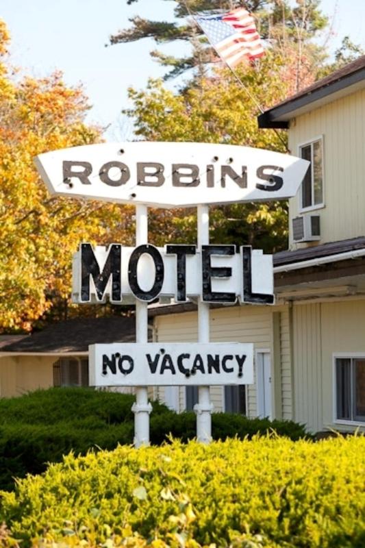 Robbins Motel - image 7