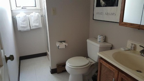 Acadia Ocean View Motel - image 8
