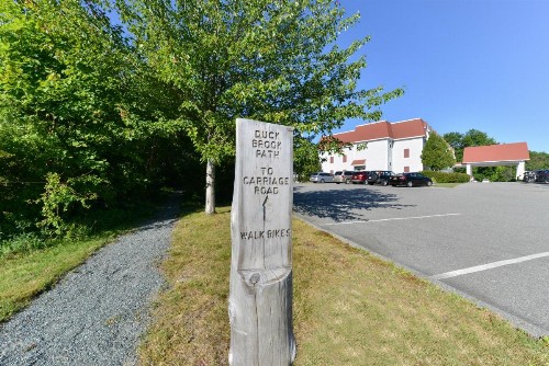 Acadia Inn - image 20