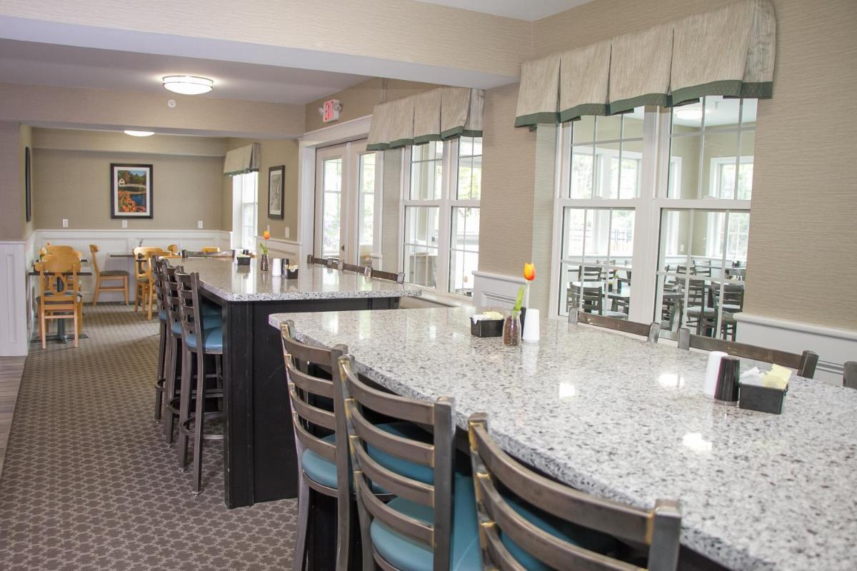 Acadia Inn - image 5