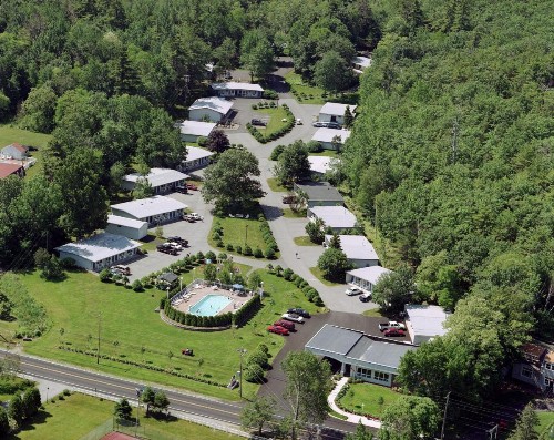 Bar Harbor Motel - image 14