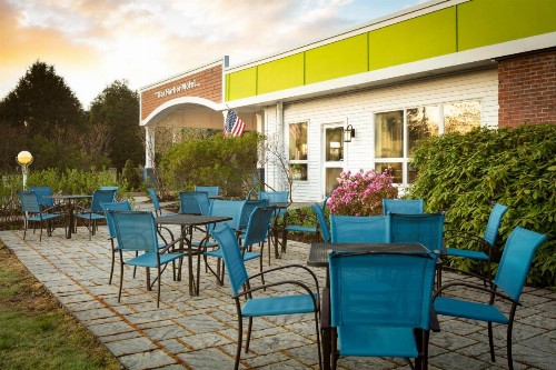 Bar Harbor Motel - image 16