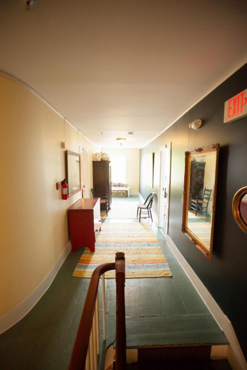 Yellow House Inn - image 22