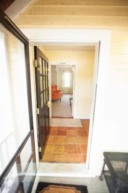 Yellow House Inn - image 41