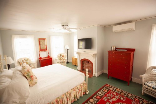 Yellow House Inn - image 45