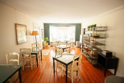 Yellow House Inn - image 6