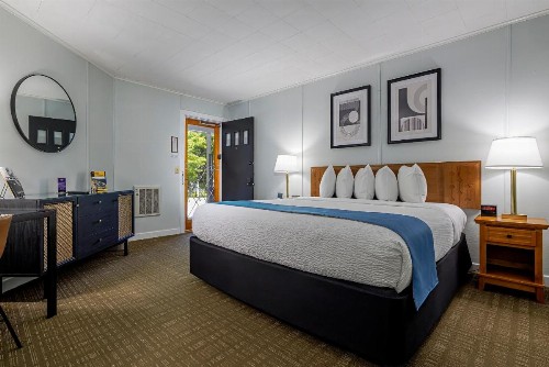 Highbrook Motel - image 15