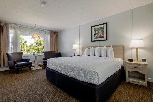 Highbrook Motel - image 20