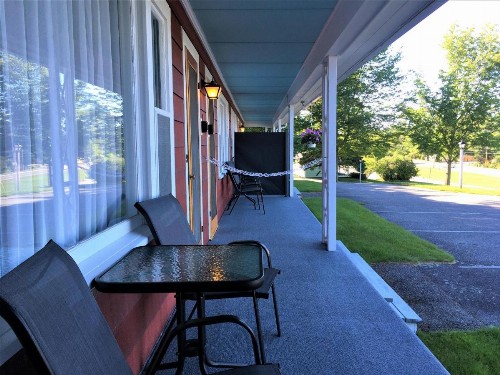 Highbrook Motel - image 26