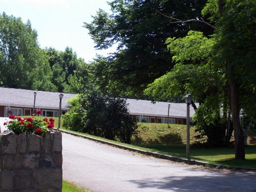 Highbrook Motel - image 28