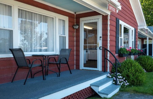 Highbrook Motel - image 29