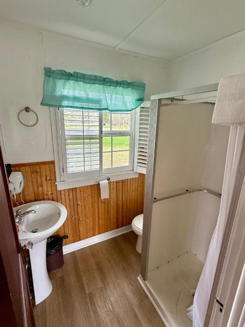 Eden Village Motel and Cottages - image 11