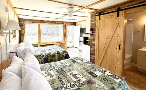 Eden Village Motel and Cottages - image 2
