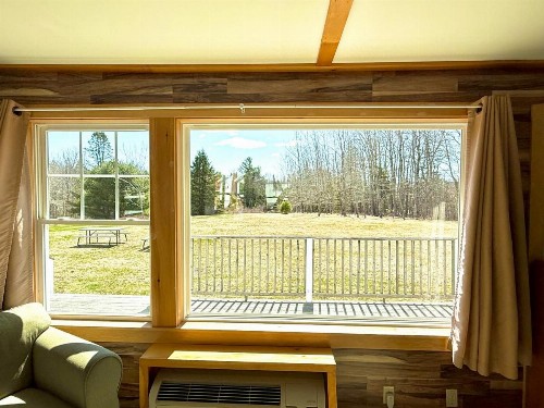Eden Village Motel and Cottages - image 30