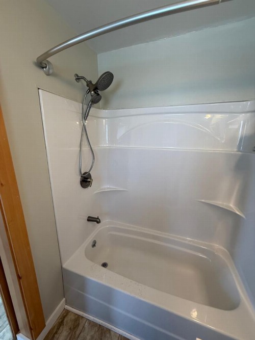 Eden Village Motel and Cottages - image 31