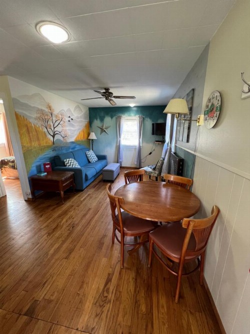 Eden Village Motel and Cottages - image 50