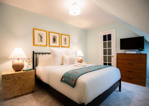 Cleftstone Manor - image 39