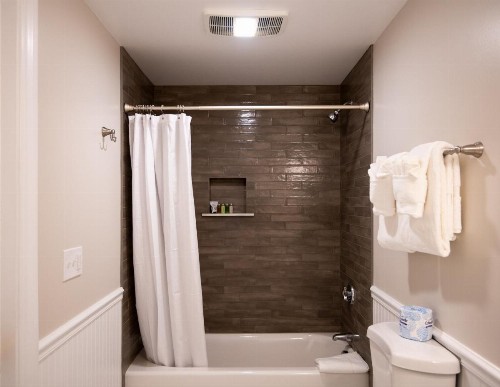 Cleftstone Manor - image 45