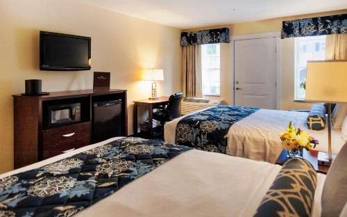 Bar Harbor Manor - image 10