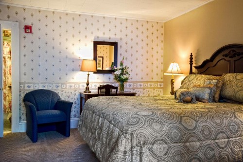 Bar Harbor Manor - image 33