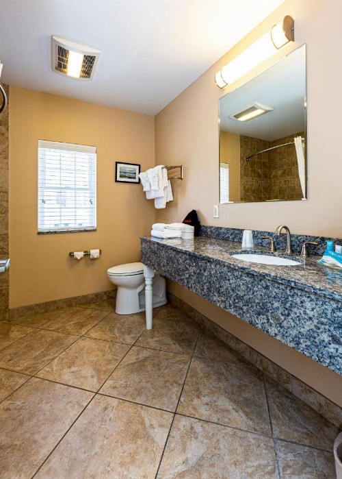 Bar Harbor Manor - image 34